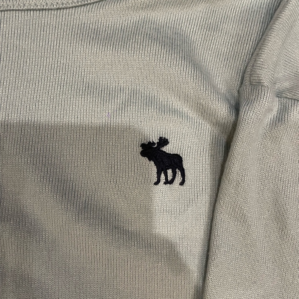 Cute seamless Abercrombie longs sleeve